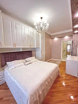Satılır 2 otaqlı mənzil 80 m²
