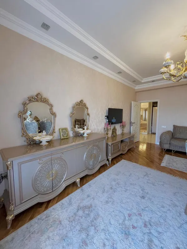 Satılır 2 otaqlı mənzil 80 m²