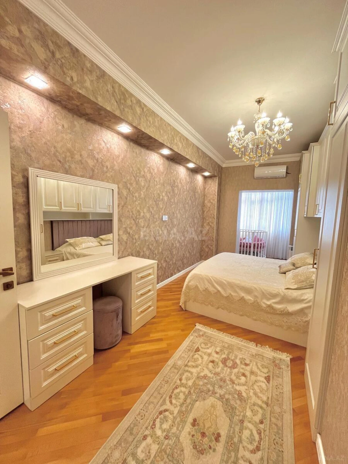 Satılır 2 otaqlı mənzil 80 m²