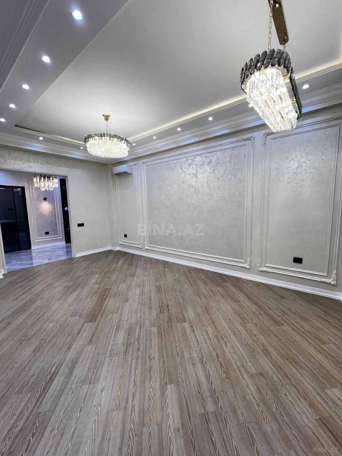 Satılır 3 otaqlı mənzil 123 m²