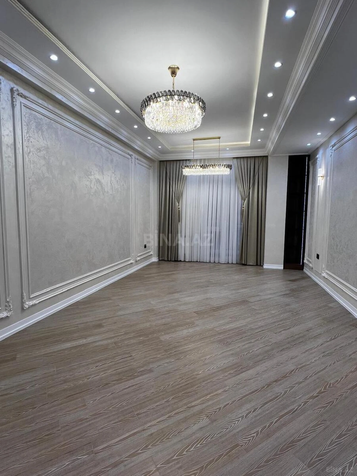 Satılır 3 otaqlı mənzil 123 m²