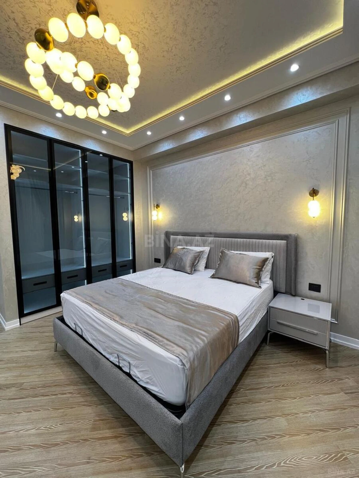 Satılır 3 otaqlı mənzil 123 m²