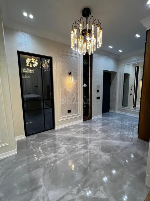 Satılır 3 otaqlı mənzil 123 m²