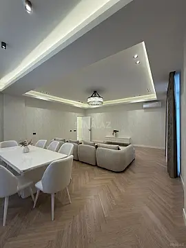 Satılır 4 otaqlı mənzil 195 m²