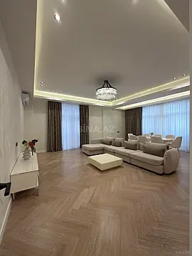 Satılır 4 otaqlı mənzil 195 m²