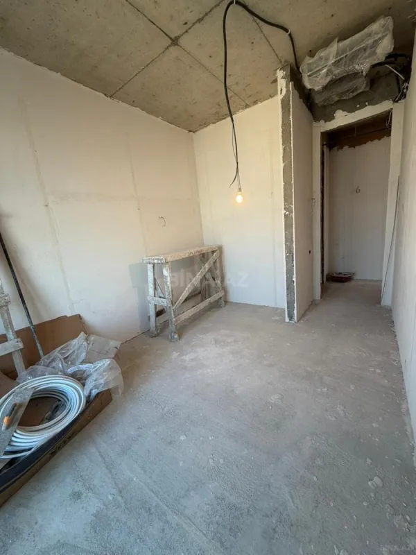 Satılır 4 otaqlı mənzil 200 m²