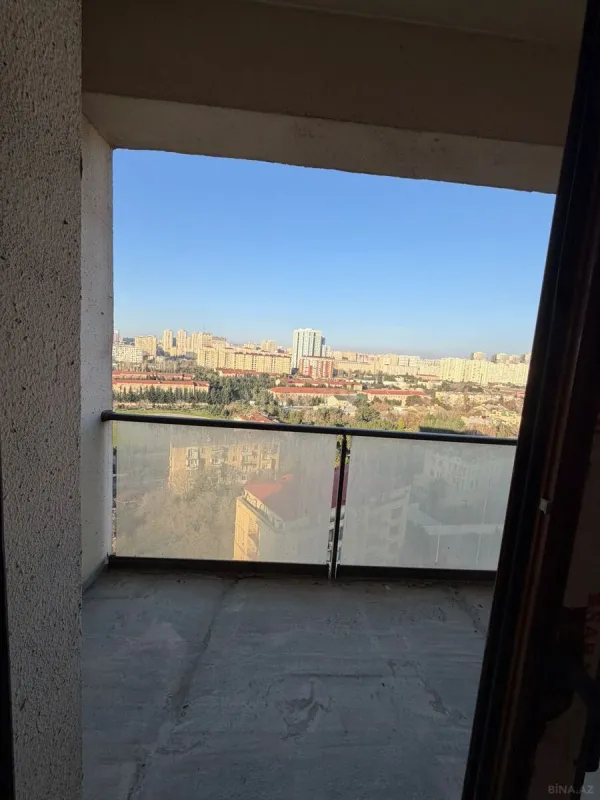 Satılır 4 otaqlı mənzil 200 m²