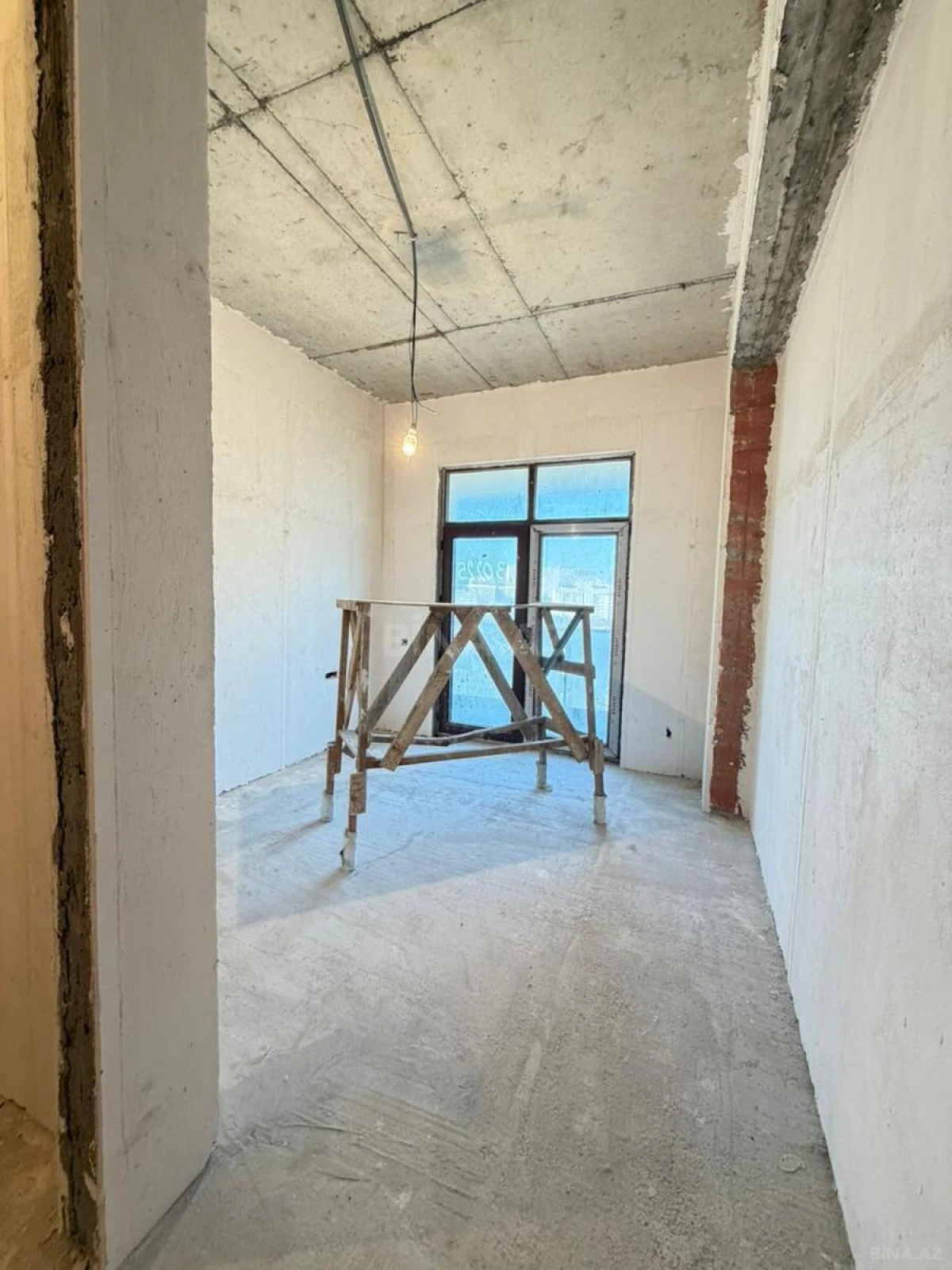 Satılır 4 otaqlı mənzil 200 m²