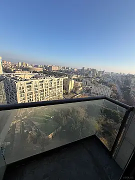 Satılır 4 otaqlı mənzil 200 m²