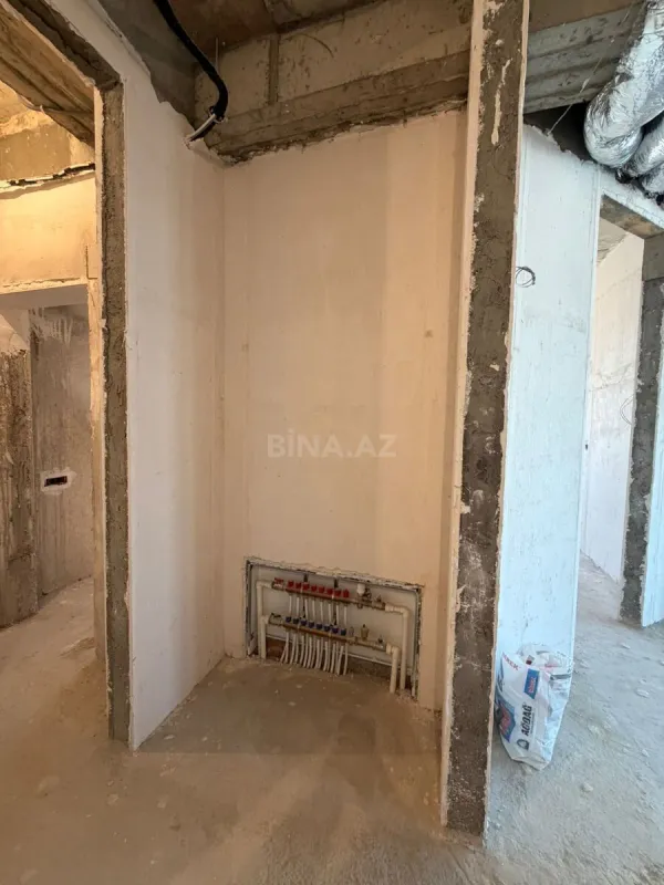Satılır 4 otaqlı mənzil 200 m²