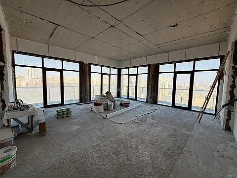 Satılır 4 otaqlı mənzil 200 m²