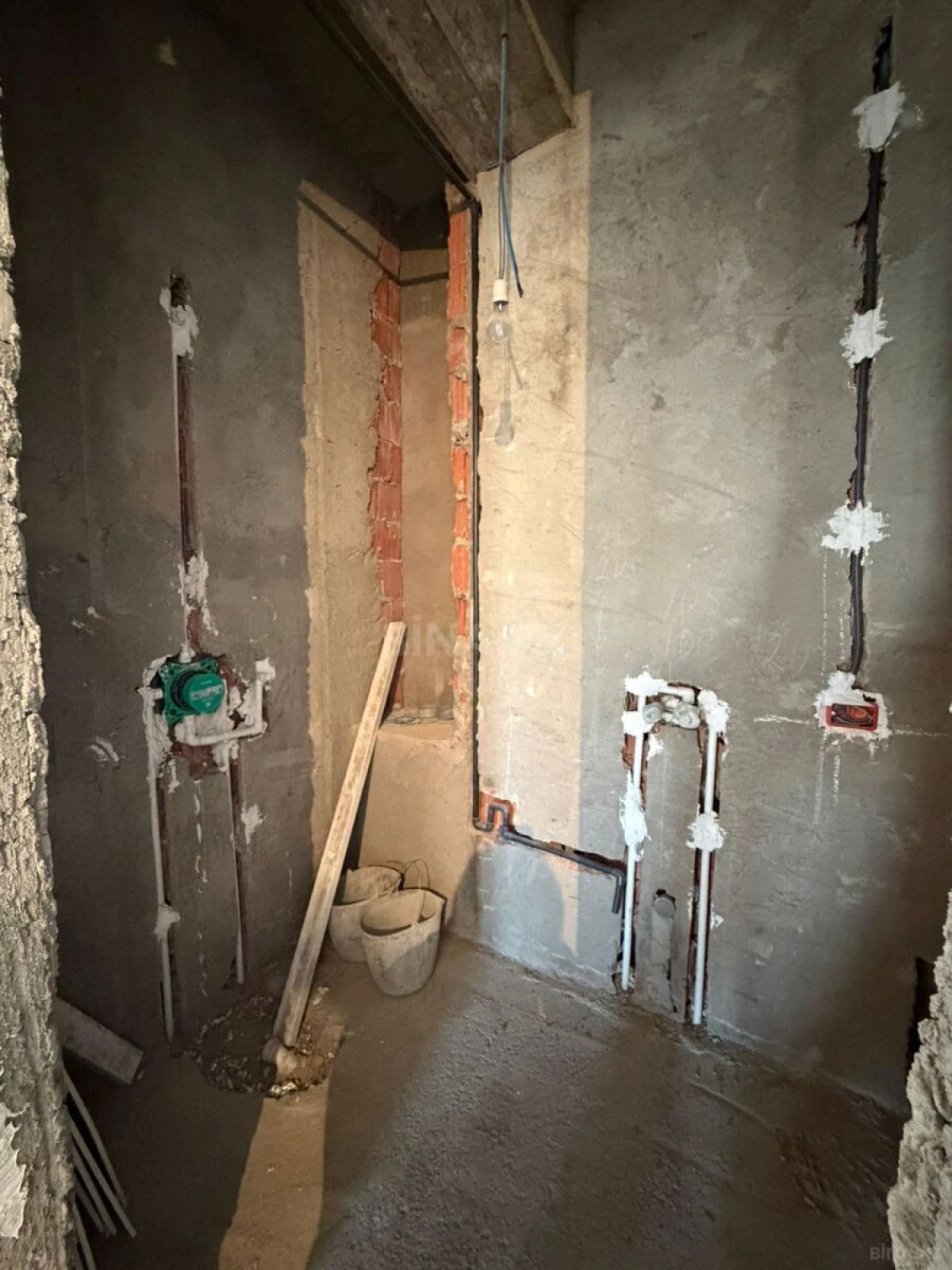 Satılır 4 otaqlı mənzil 200 m²