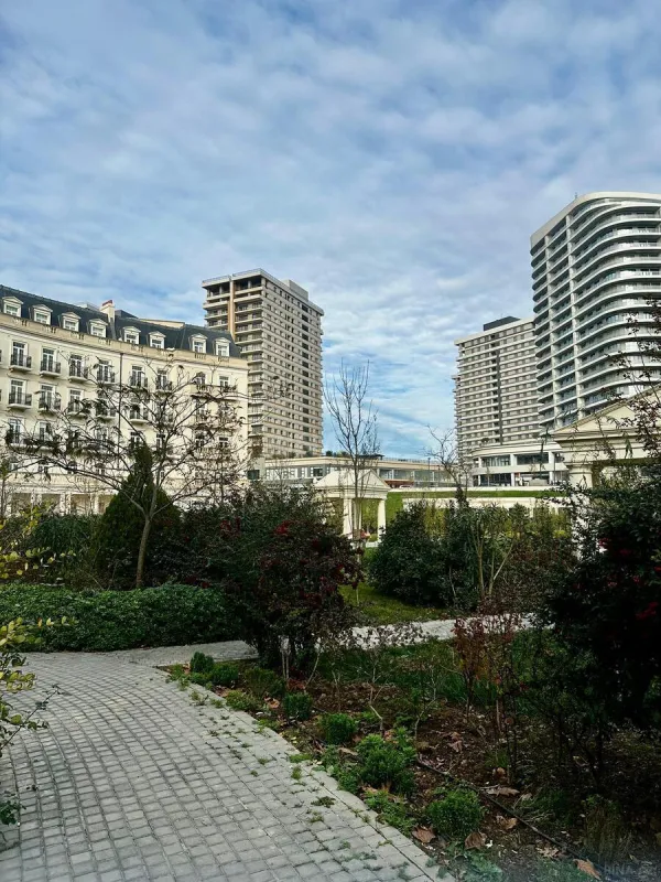 Satılır 3 otaqlı mənzil 119 m²