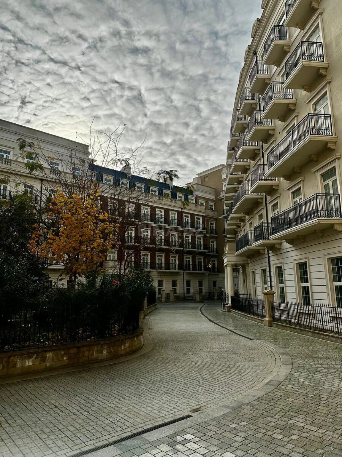 Satılır 3 otaqlı mənzil 119 m²