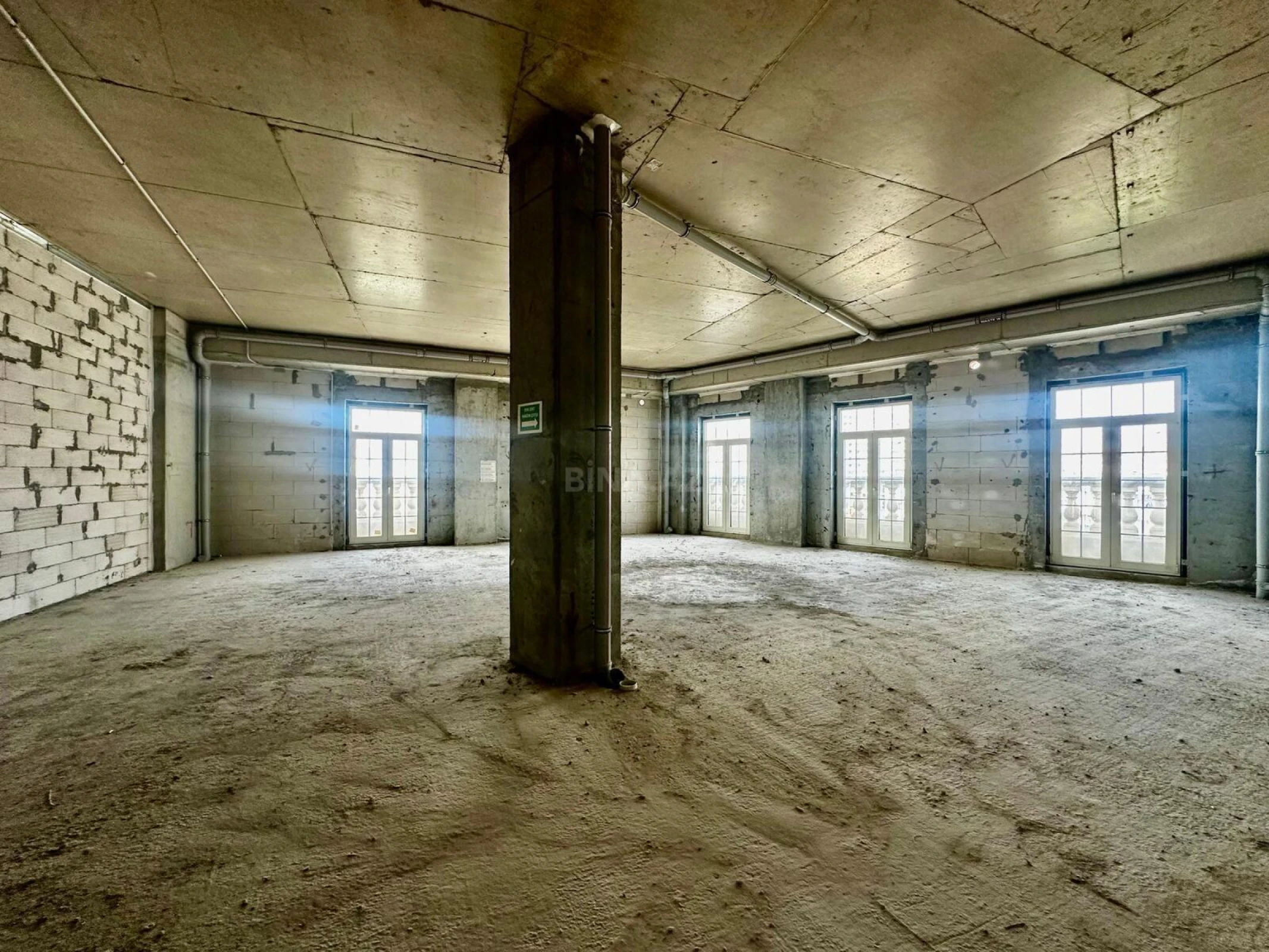 Satılır 3 otaqlı mənzil 119 m²