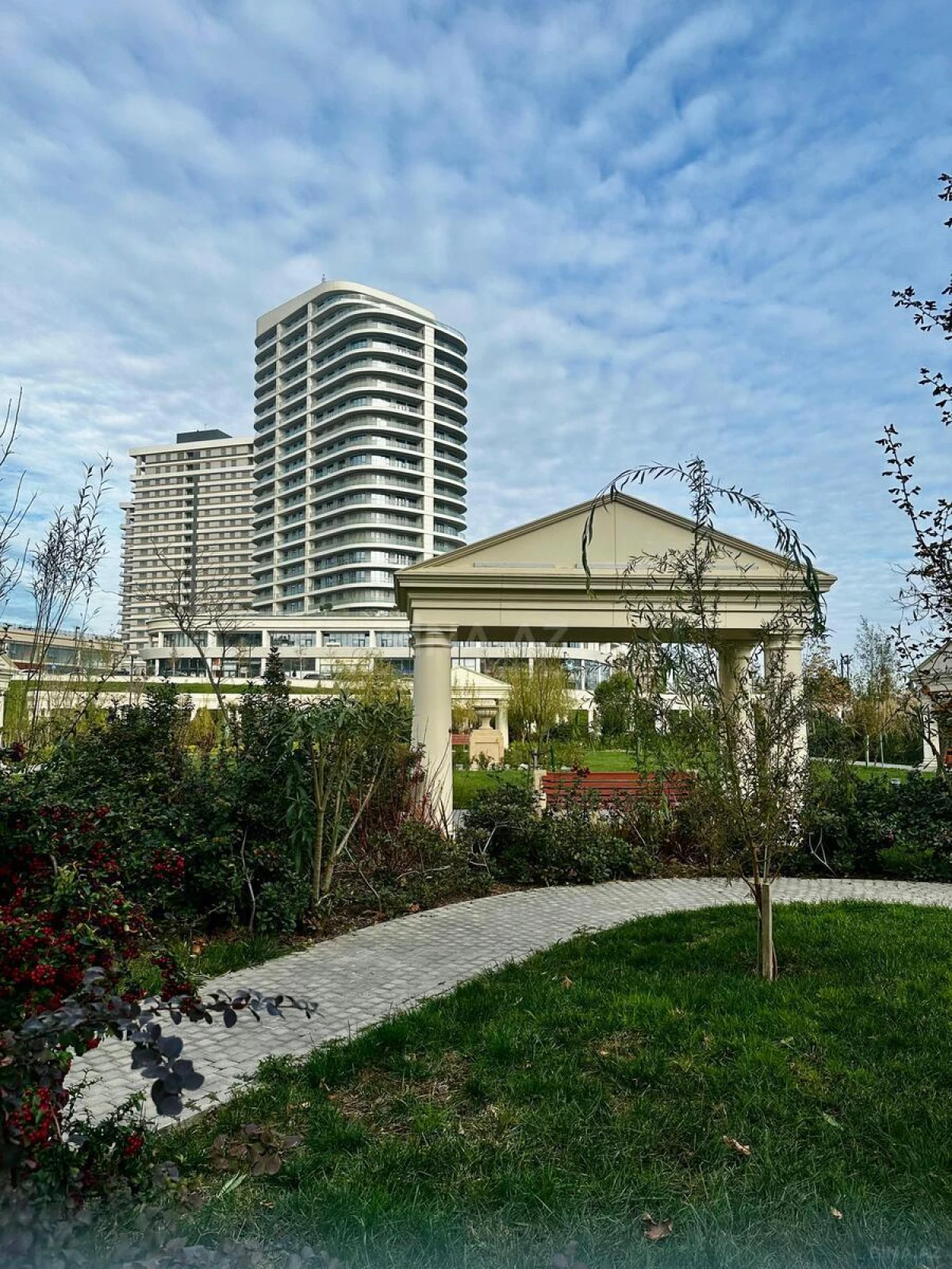 Satılır 3 otaqlı mənzil 119 m²