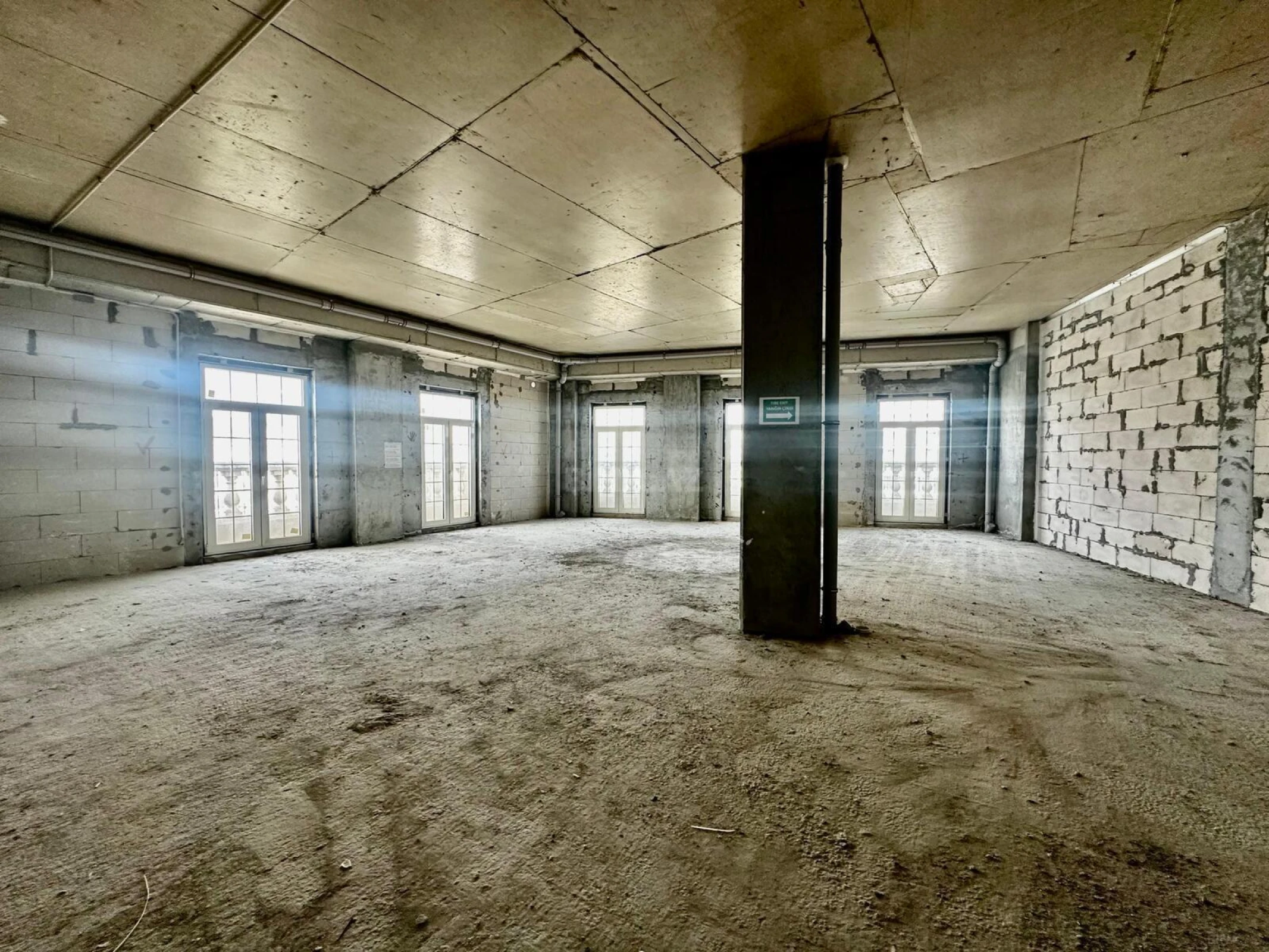 Satılır 3 otaqlı mənzil 119 m²