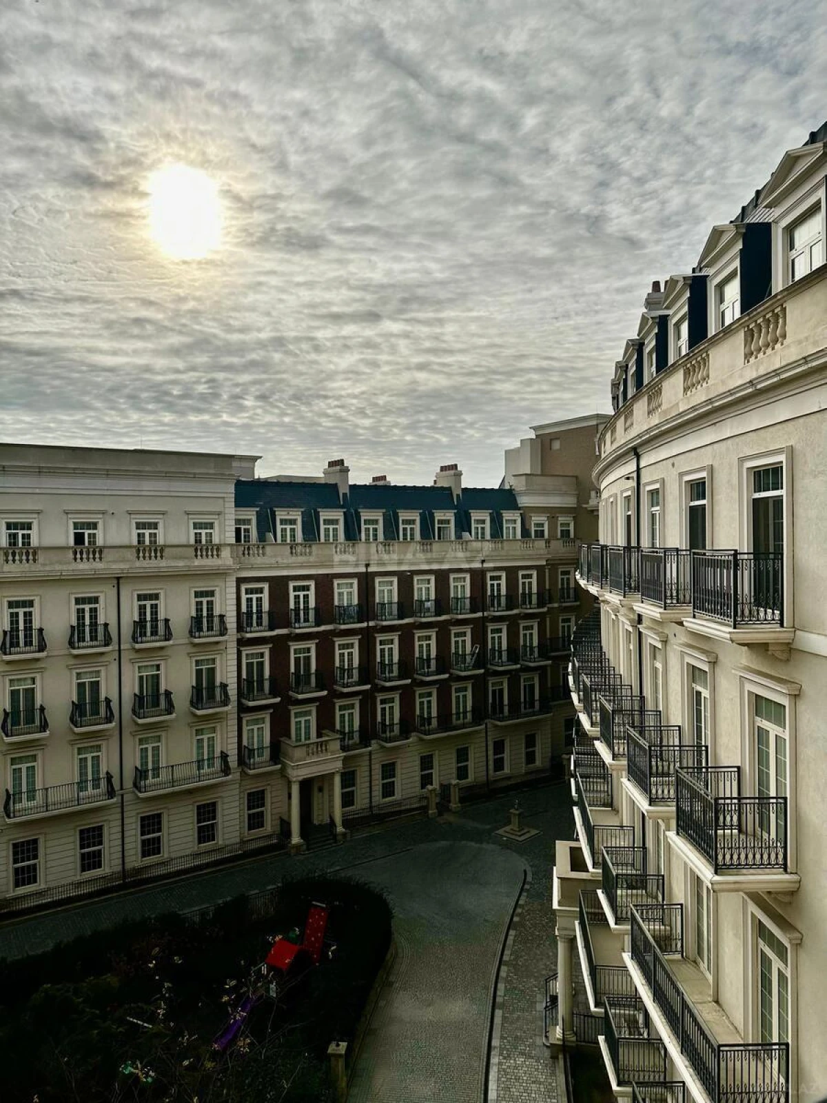 Satılır 3 otaqlı mənzil 119 m²