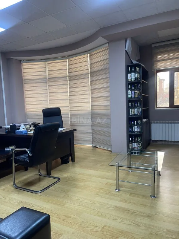 Kirayə verilir 8 otaqlı ofis 200 m²