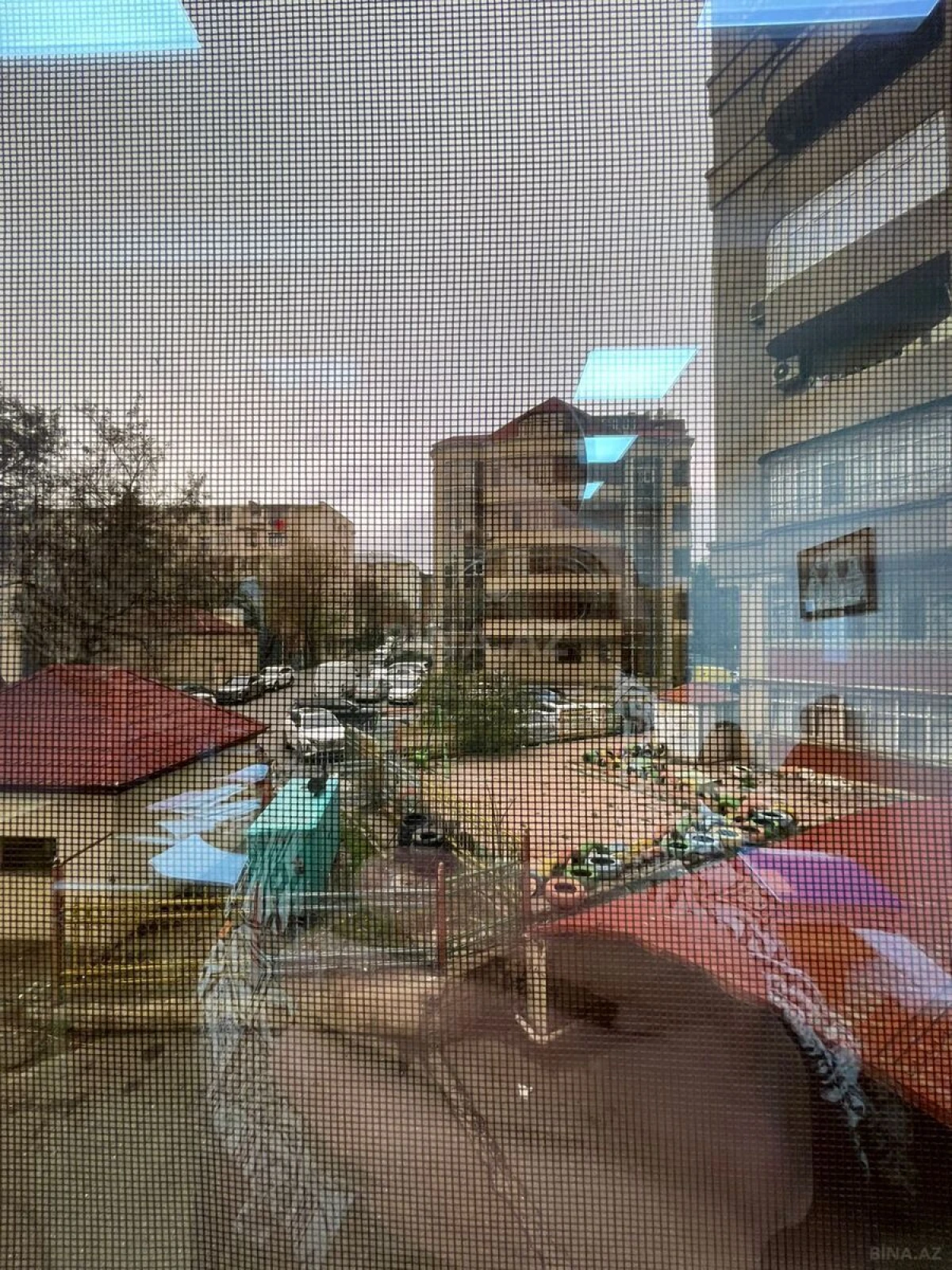 Kirayə verilir 8 otaqlı ofis 200 m²