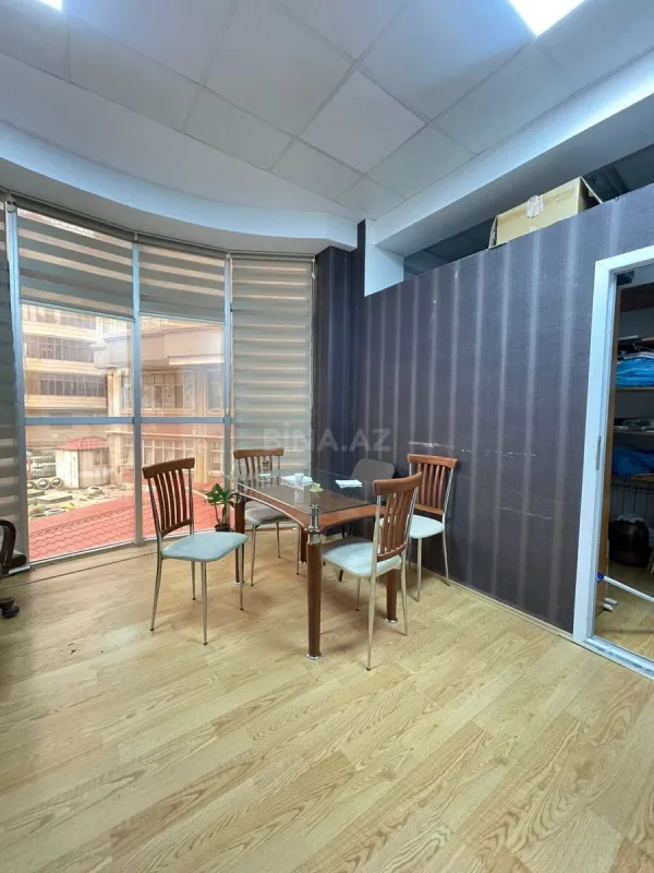 Kirayə verilir 8 otaqlı ofis 200 m²