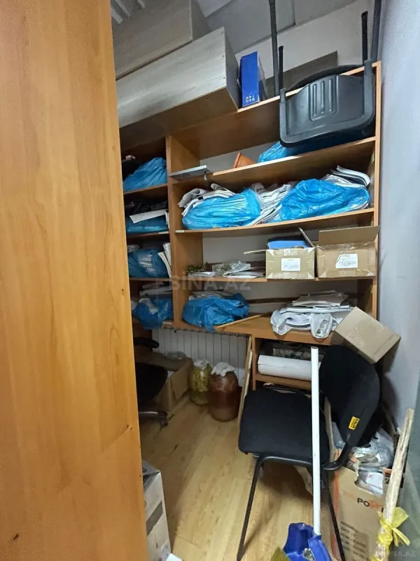 Kirayə verilir 8 otaqlı ofis 200 m²