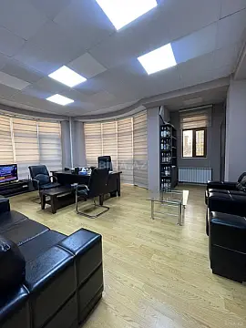 Kirayə verilir 8 otaqlı ofis 200 m²