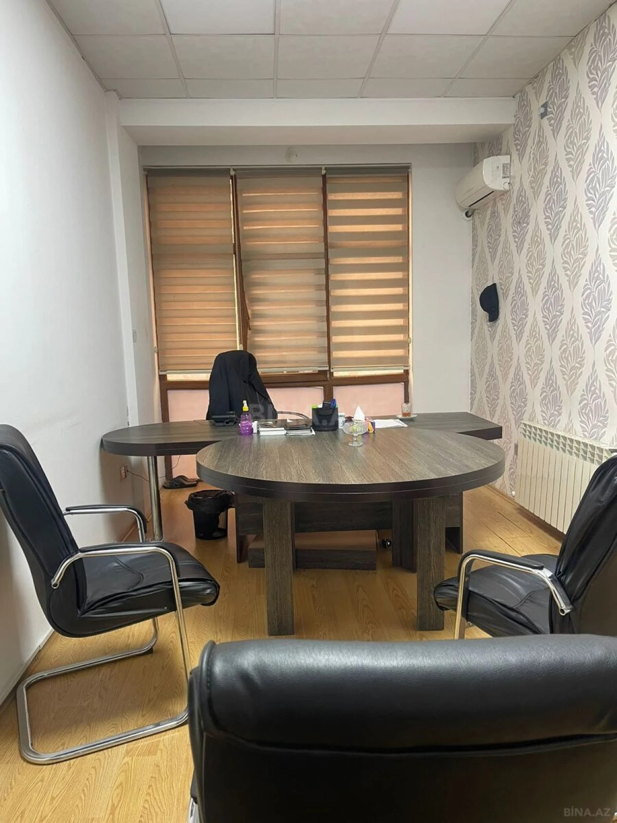 Kirayə verilir 8 otaqlı ofis 200 m²