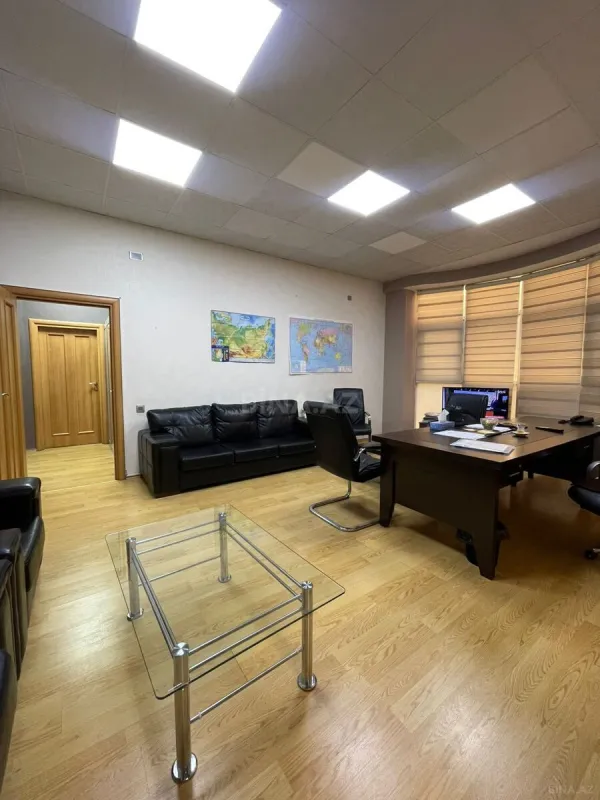 Kirayə verilir 8 otaqlı ofis 200 m²