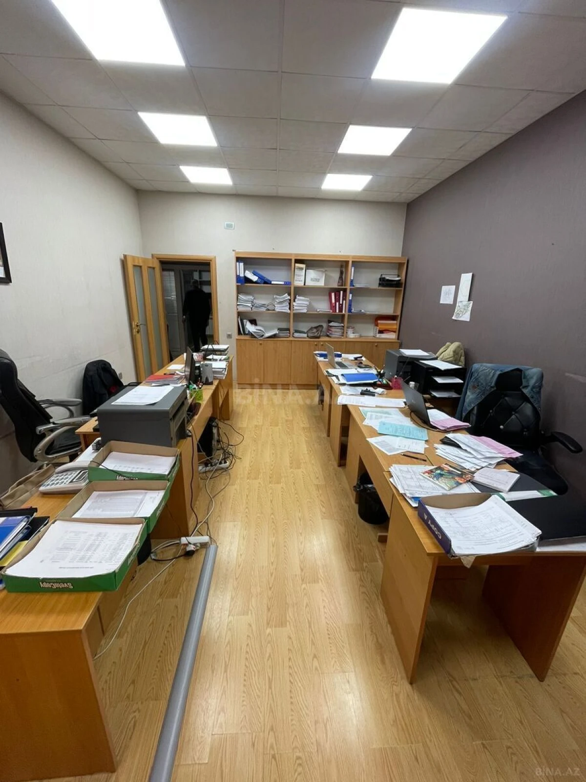 Kirayə verilir 8 otaqlı ofis 200 m²