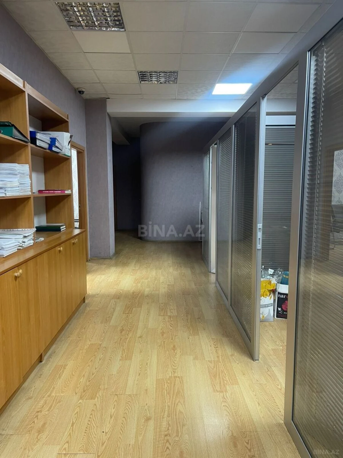 Kirayə verilir 8 otaqlı ofis 200 m²