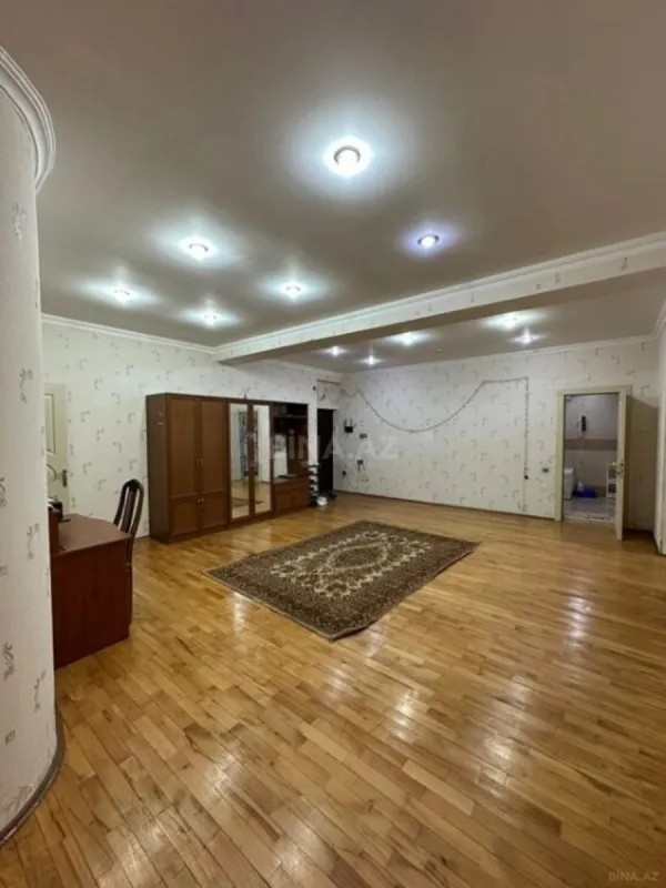 Satılır 3 otaqlı mənzil 156 m²