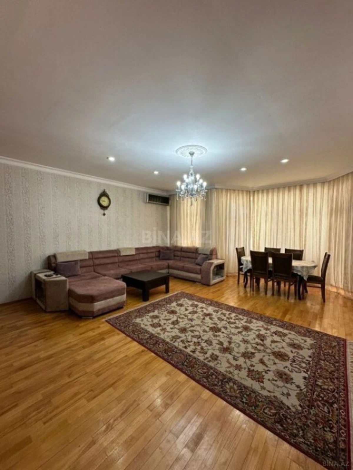 Satılır 3 otaqlı mənzil 156 m²