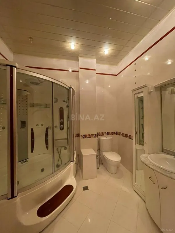 Satılır 5 otaqlı mənzil 370 m²