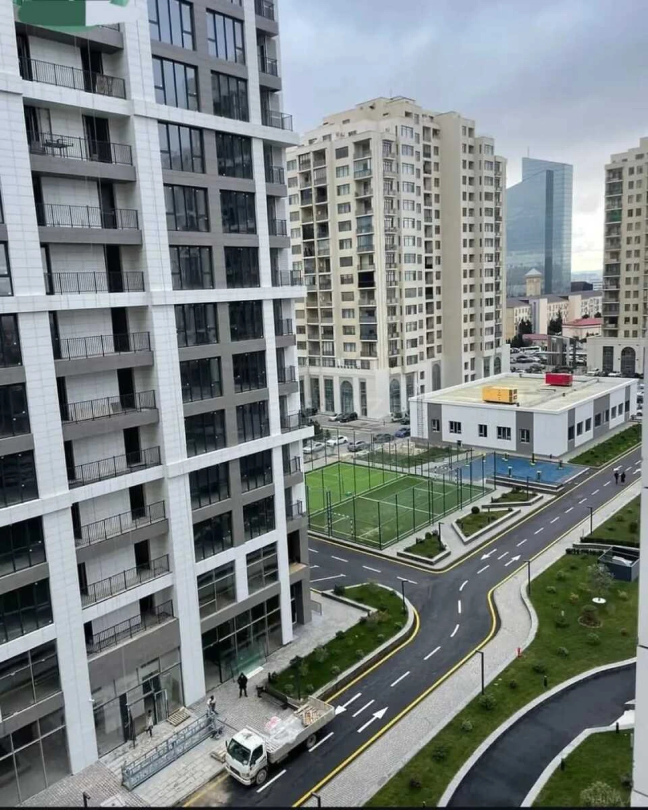 Satılır 2 otaqlı mənzil 79 m²