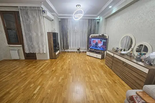 Satılır 3 otaqlı mənzil 118 m²