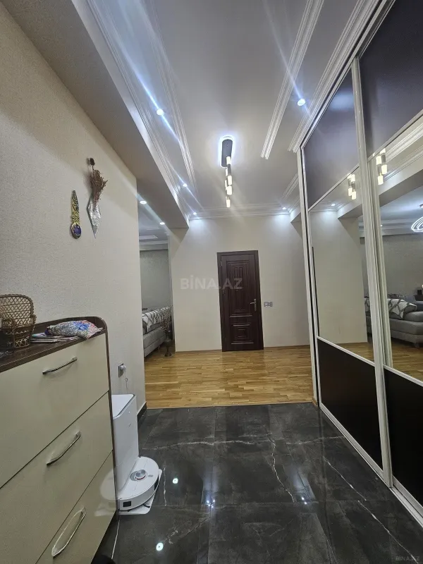 Satılır 3 otaqlı mənzil 118 m²