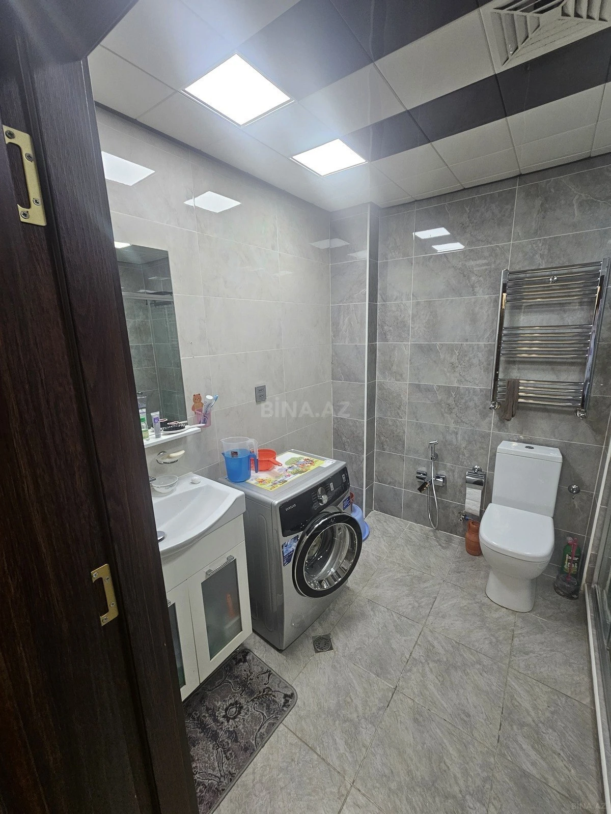 Satılır 3 otaqlı mənzil 118 m²