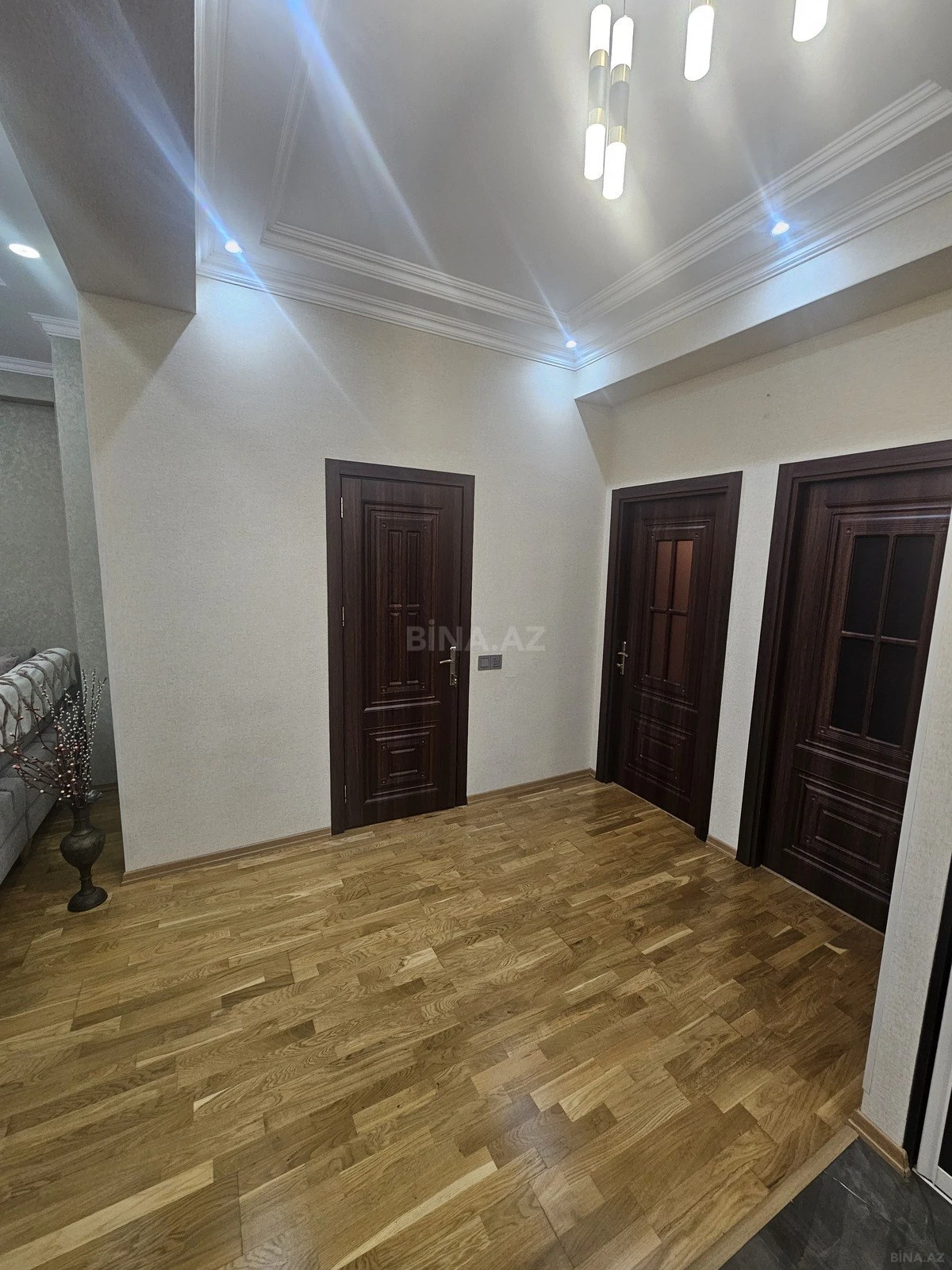 Satılır 3 otaqlı mənzil 118 m²