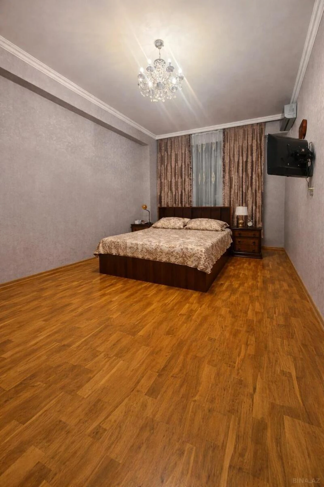 Satılır 3 otaqlı mənzil 118 m²