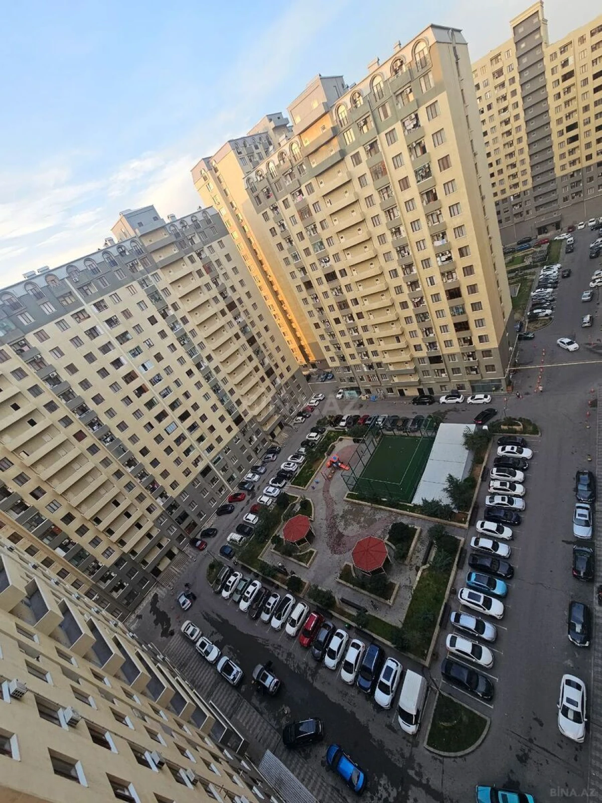Satılır 3 otaqlı mənzil 118 m²