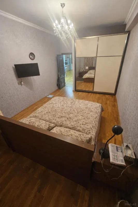 Satılır 3 otaqlı mənzil 118 m²