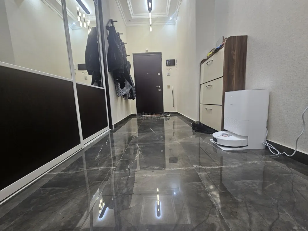 Satılır 3 otaqlı mənzil 118 m²