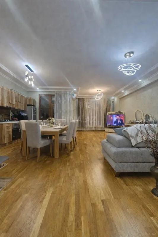 Satılır 3 otaqlı mənzil 118 m²