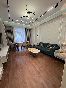 Kirayə verilir 2 otaqlı mənzil 97 m²