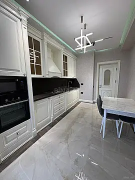 Kirayə verilir 2 otaqlı mənzil 97 m²