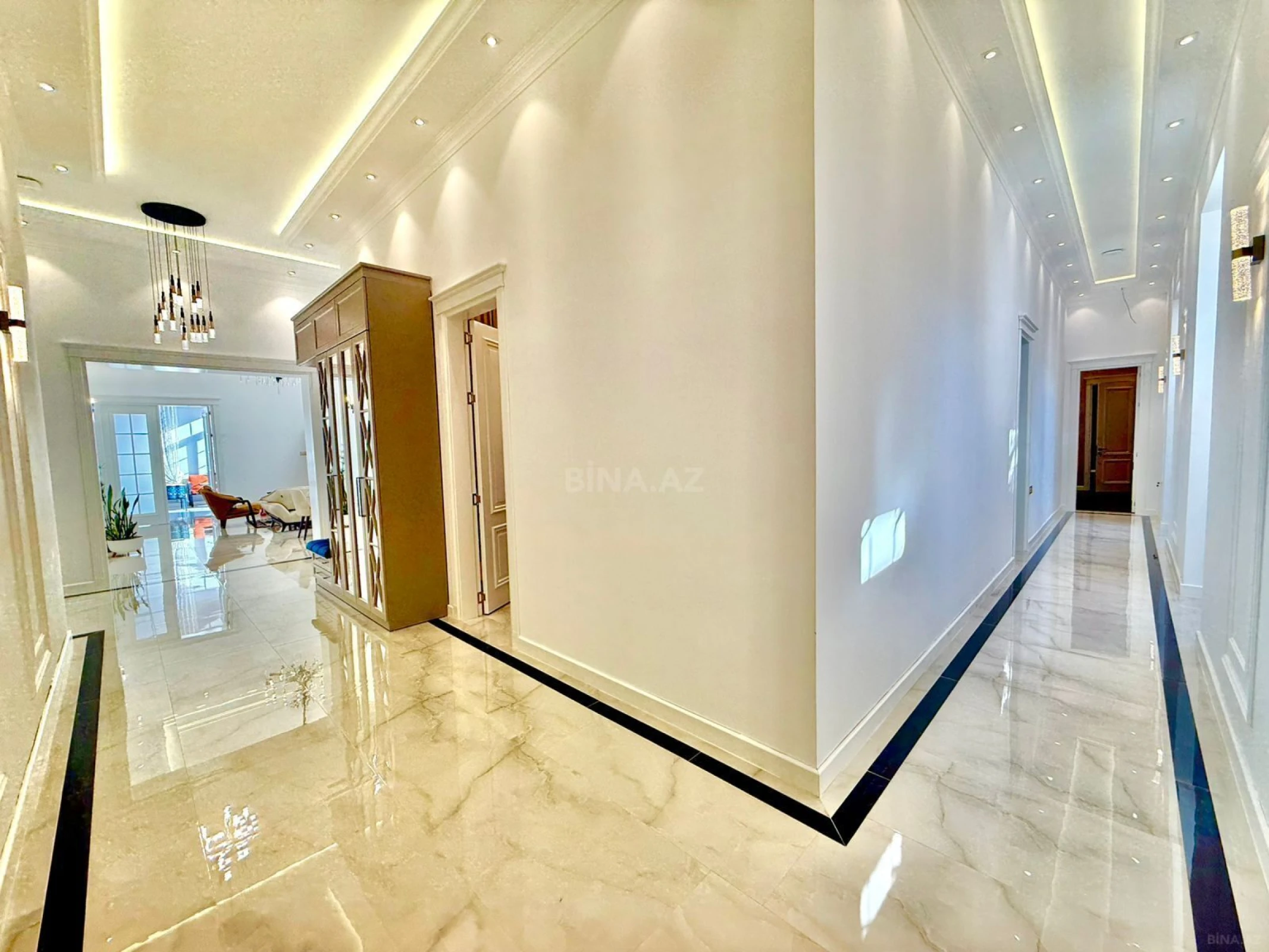 Satılır 5 otaqlı həyət evi 250 m²