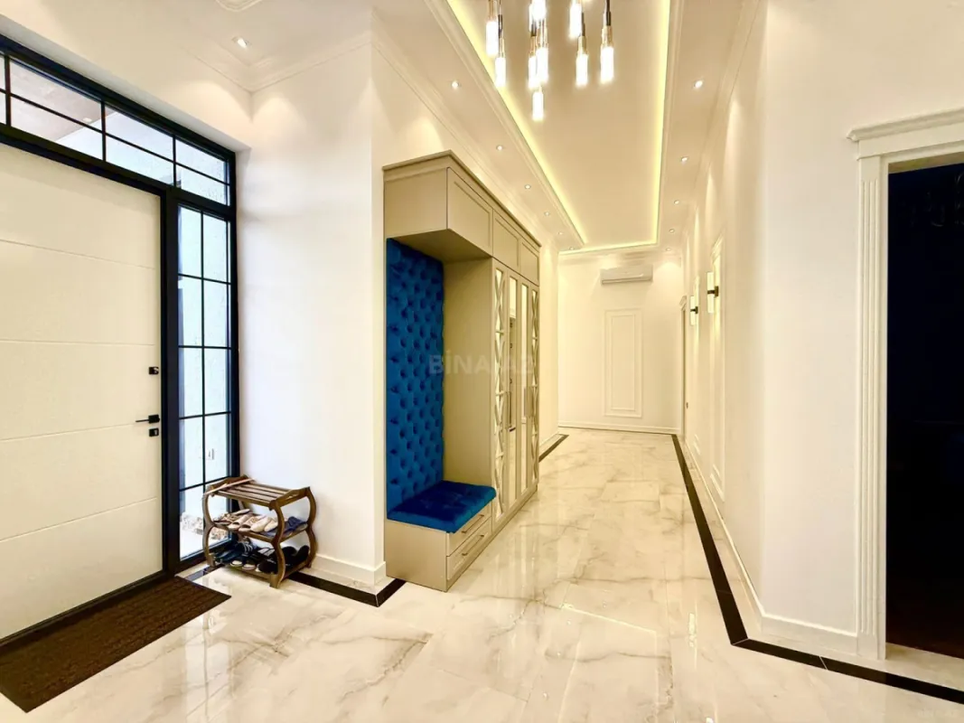Satılır 5 otaqlı həyət evi 250 m²
