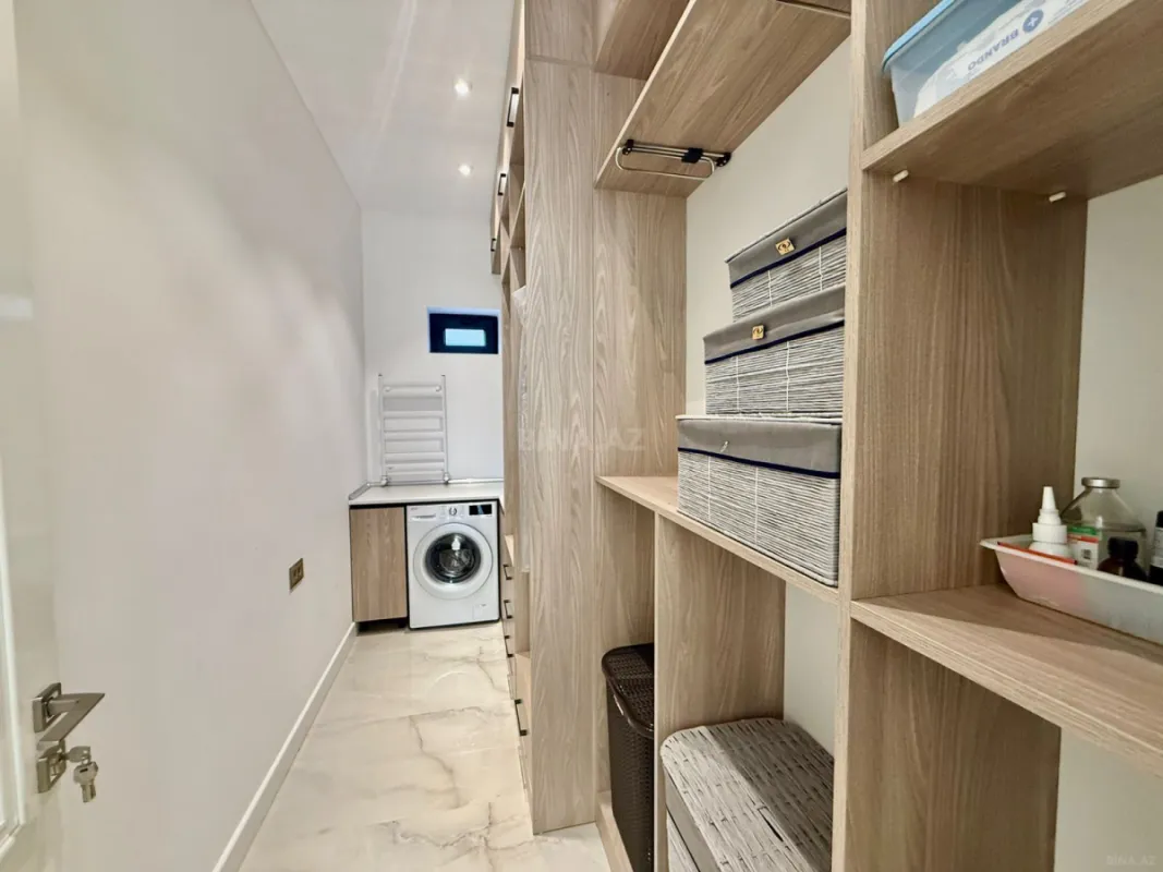 Satılır 5 otaqlı həyət evi 250 m²