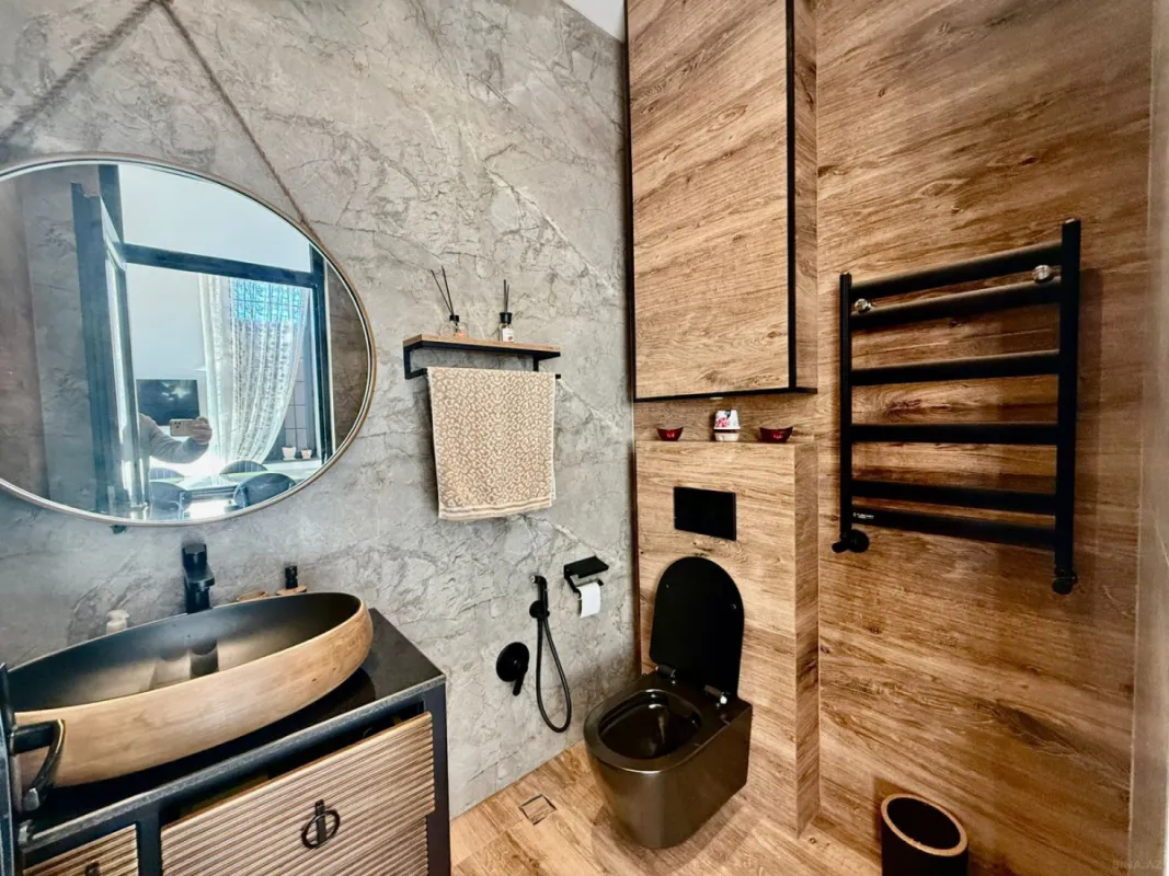 Satılır 5 otaqlı həyət evi 250 m²